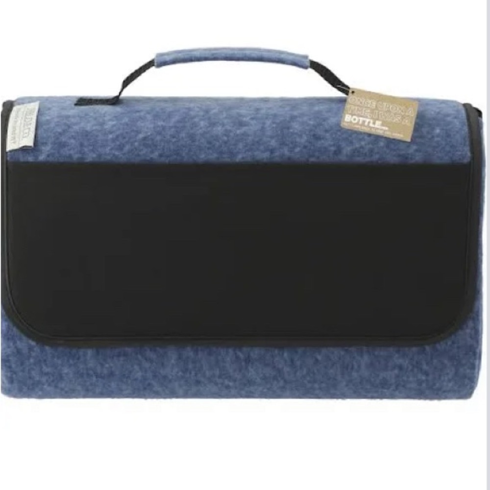 Field & Co Recycled PET Oversized Picnic Blanket Foldable Carry Handle NWT